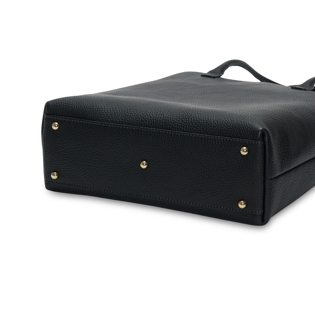 美品 ペレボルサ ビジネスバッグ A4可 本革 黒 ゴールド金具 ロゴプレート A4サイズレザートートバッグ Reinette 4794 – ペレボルサ公式